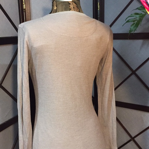 VTG GAP (RED) E.V.Day Collab Thermal Medium Cross - Picture 7 of 8